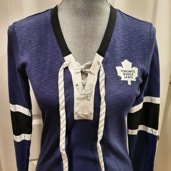 Reebok Tops - Reebok Maple Leafs longsleeve T